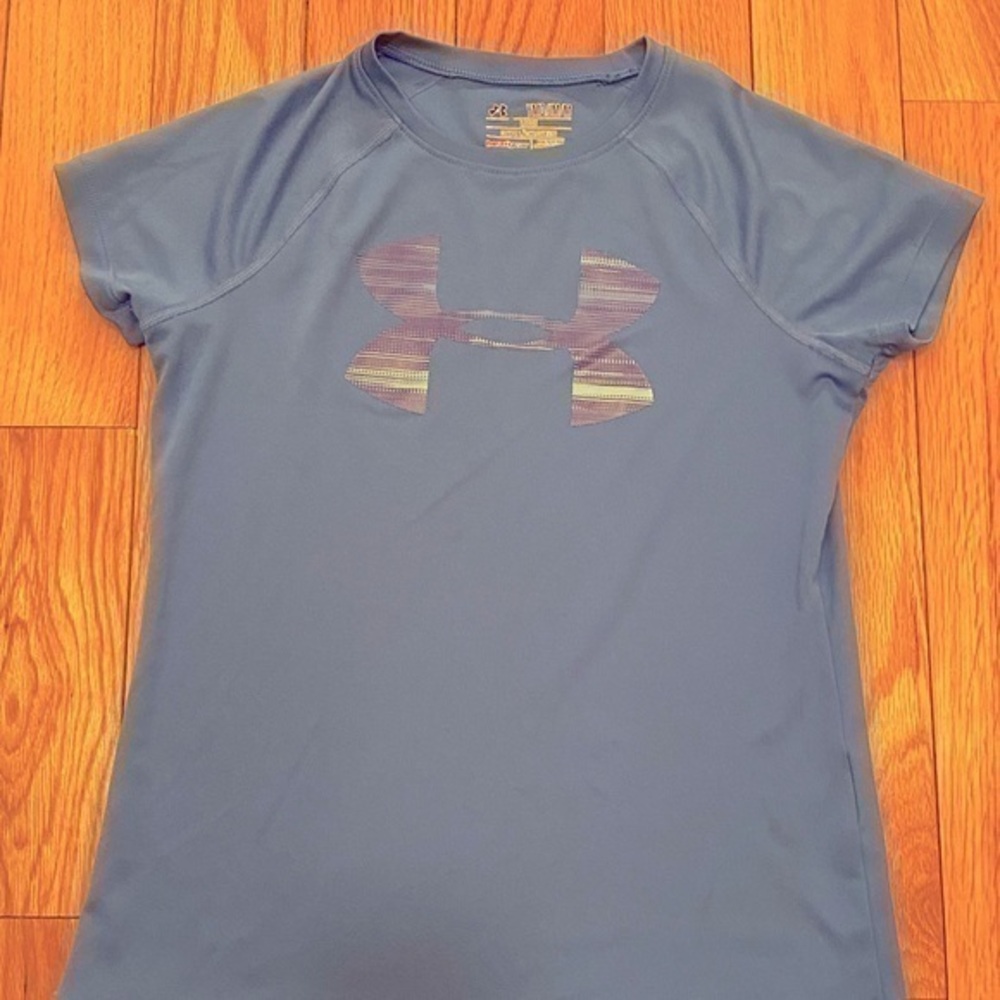 Kids Under Armour Logo Shirt. Kids Size: M